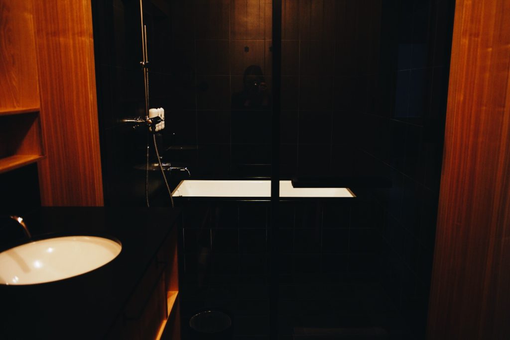 エースホテル京都のバスルーム