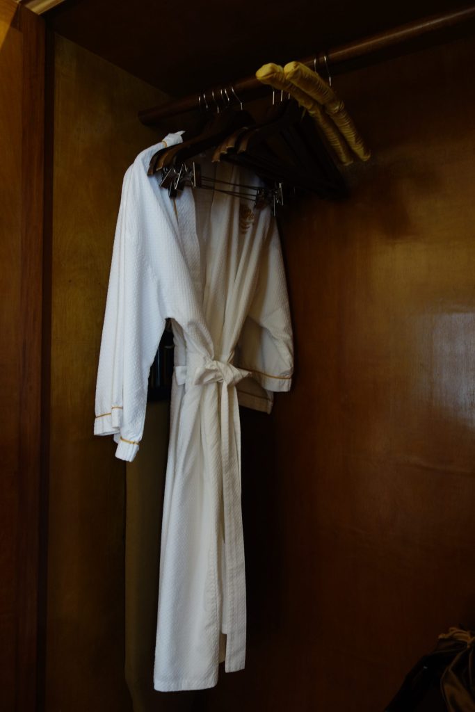 Hotel Majestic Saigon コロニアル マジェスティック スイート スリッパ｜ホーチミン